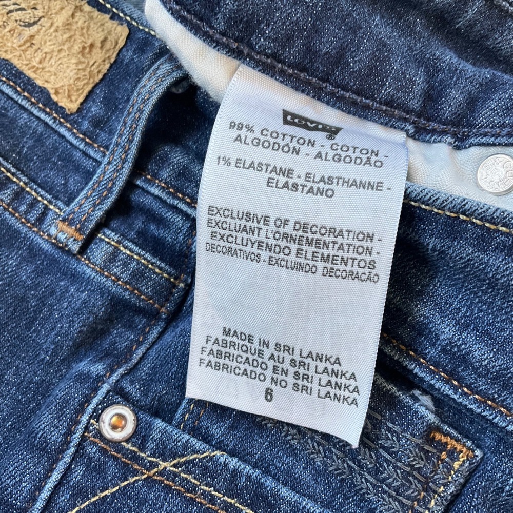 Levis Demi Curve Classic Jeans Womens 6/28‎ Dark Wash Cropped Straight Leg Denim - Picture 11 of 12